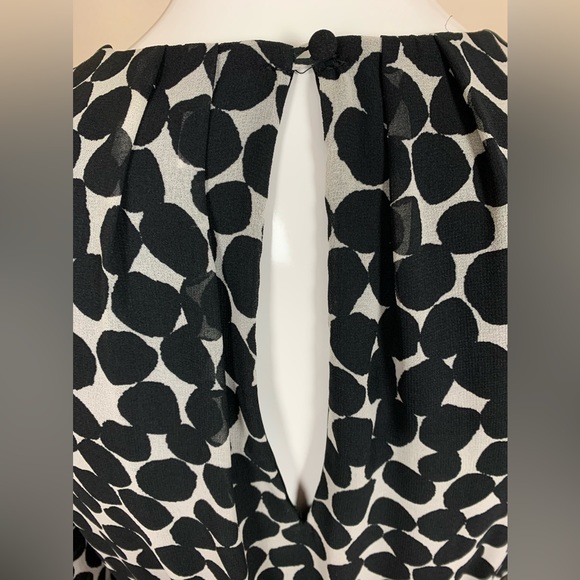 Calvin Klein Polka Dot Print Cold Shoulder Dress with Tie Belt Size 8 NWT - Picture 8 of 11